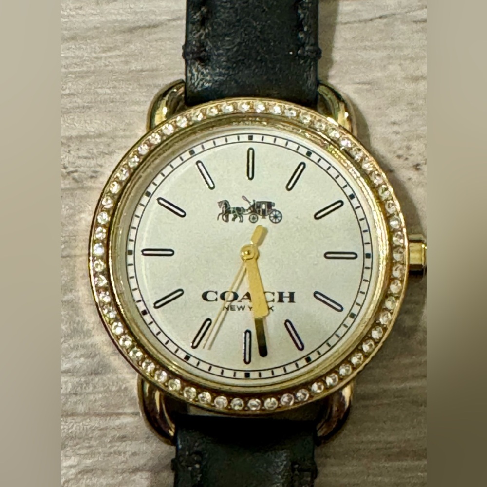 Coach LEX WOMENS Watch WHITE DIAL WITH ION PLATED THIN GOLD BRASS AND CRYSTALS - Picture 3 of 15